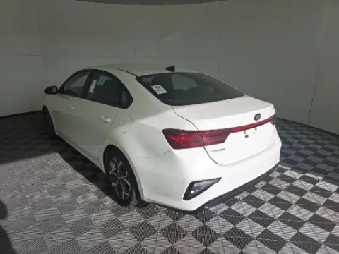 More photos of 2021 Kia Forte LXS at Smart Ford, VA