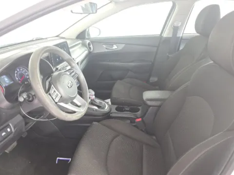 More photos of 2021 Kia Forte LXS at Smart Ford, VA