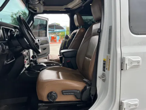 More photos of 2020 Jeep Gladiator Rubicon at Smart Ford, VA