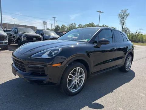 More photos of 2021 Porsche Cayenne at Smart Ford, VA