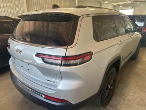 More photos of 2023 Jeep Grand Cherokee L Laredo at Smart Ford, VA