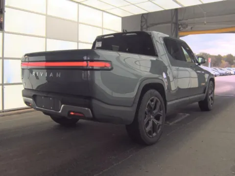 More photos of 2023 Rivian R1T Adventure at Smart Ford, VA
