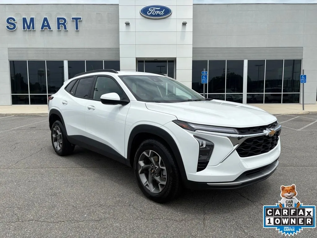 White 2025 Chevrolet Trax LT for sale in South Boston, VA