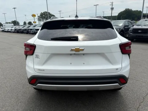 More photos of 2025 Chevrolet Trax LT at Smart Ford, VA