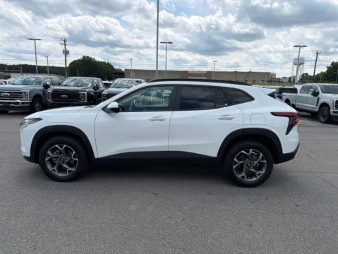More photos of 2025 Chevrolet Trax LT at Smart Ford, VA