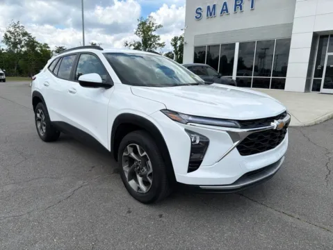 Photos of 2025 Chevrolet Trax LT for sale in South Boston, VA at Smart Ford