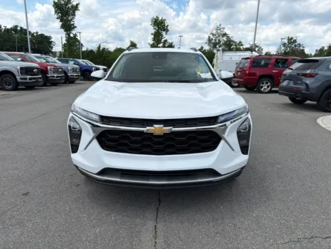 More photos of 2025 Chevrolet Trax LT at Smart Ford, VA