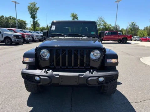 More photos of 2021 Jeep Gladiator Willys at Smart Ford, VA