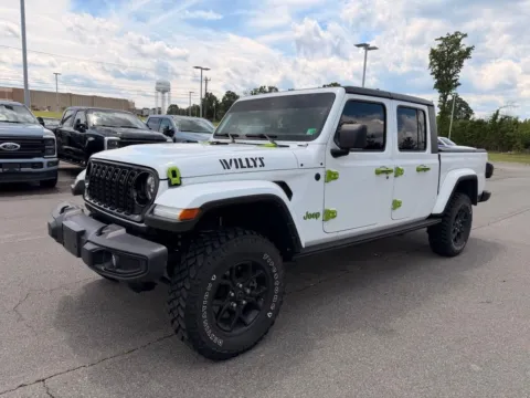 More photos of 2024 Jeep Gladiator Willys at Smart Ford, VA