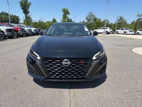 More photos of 2023 Nissan Altima 2.5 SR at Smart Ford, VA