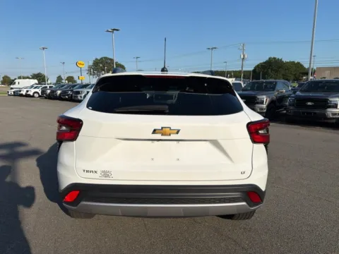 More photos of 2025 Chevrolet Trax LT at Smart Ford, VA