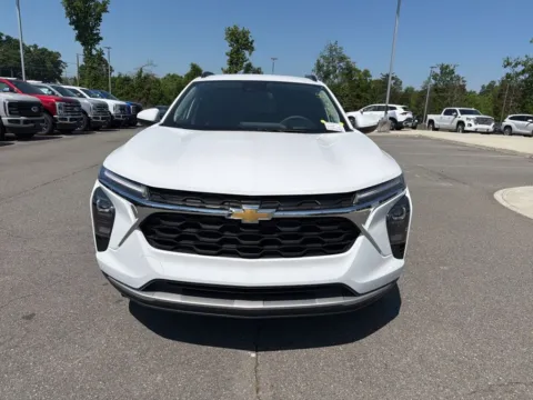More photos of 2025 Chevrolet Trax LT at Smart Ford, VA