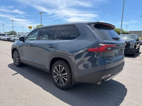 More photos of 2026 Toyota Grand Highlander Hybrid MAX Platinum at Smart Ford, VA
