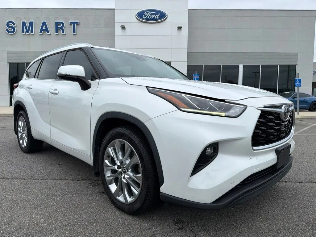 White 2022 Toyota Highlander Limited for sale in South Boston, VA