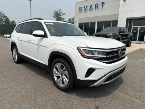 Photos of 2023 Volkswagen Atlas 3.6L V6 SE w/Technology for sale in South Boston, VA at Smart Ford
