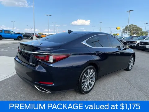 More photos of 2019 Lexus ES 350 at Smart Ford, VA