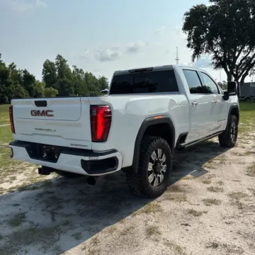 More photos of 2024 GMC Sierra 2500 HD Denali at Smart Ford, VA