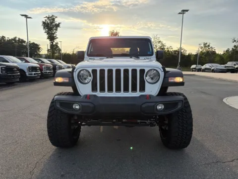More photos of 2020 Jeep Gladiator Rubicon at Smart Ford, VA