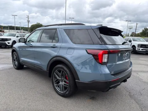 More photos of 2027 Ford Explorer ST-Line at Smart Ford, VA