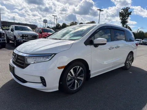 More photos of 2021 Honda Odyssey Touring at Smart Ford, VA