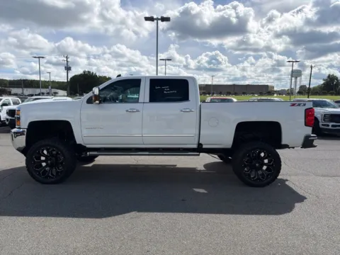 More photos of 2019 Chevrolet Silverado 2500 HD LTZ at Smart Ford, VA