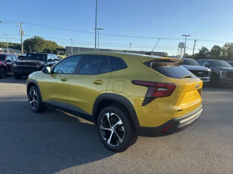 More photos of 2025 Chevrolet Trax 1RS at Smart Ford, VA