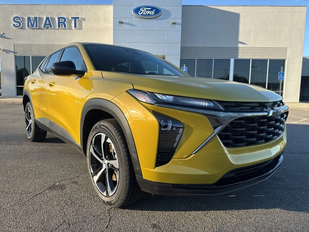 Yellow 2025 Chevrolet Trax 1RS for sale in South Boston, VA