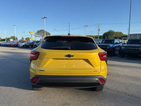 More photos of 2025 Chevrolet Trax 1RS at Smart Ford, VA