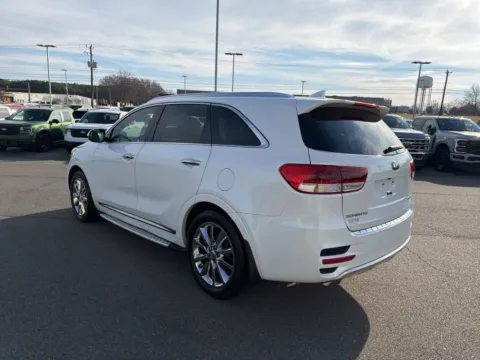 More photos of 2017 Kia Sorento SX Limited at Smart Ford, VA