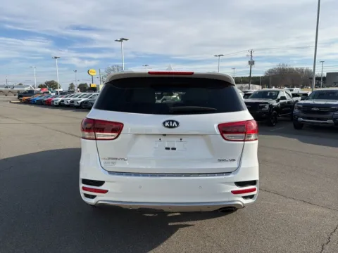 More photos of 2017 Kia Sorento SX Limited at Smart Ford, VA