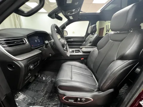 More photos of 2024 Jeep Wagoneer Series III at MAG CDJR, MO