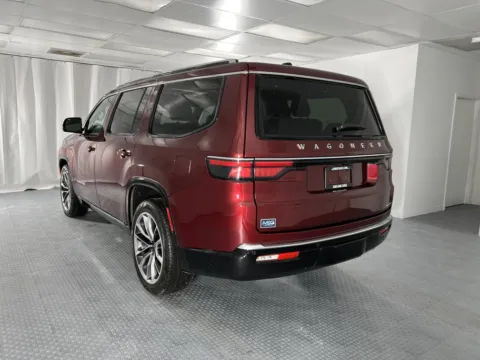 More photos of 2024 Jeep Wagoneer Series III at MAG CDJR, MO
