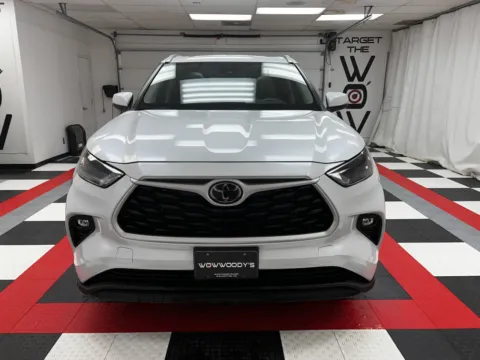 Photos of 2022 Toyota Highlander XLE for sale in Chillicothe, MO at MAG CDJR