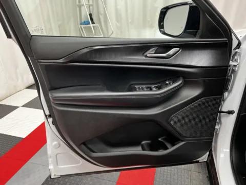 More photos of 2025 Jeep Grand Cherokee L Altitude X at MAG CDJR, MO