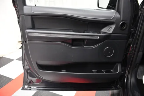 More photos of 2022 Ford Expedition XLT at MAG CDJR, MO