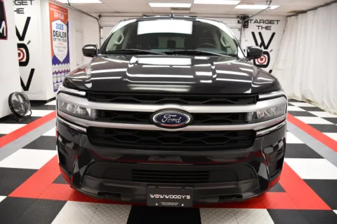 Photos of 2022 Ford Expedition XLT for sale in Chillicothe, MO at MAG CDJR