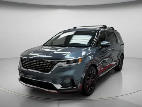 More photos of 2022 Kia Carnival SX at MAG CDJR, MO