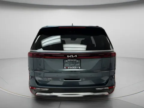 More photos of 2022 Kia Carnival SX at MAG CDJR, MO