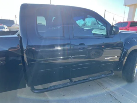 More photos of 2013 GMC Sierra 1500 SLE at MAG CDJR, MO
