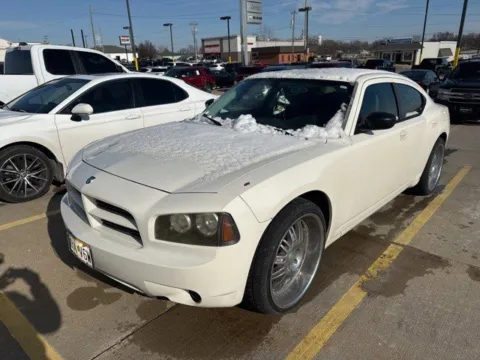 White 2008 Dodge Charger 4dr Sdn RWD for sale in Chillicothe, MO