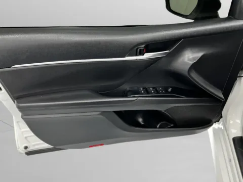 More photos of 2020 Toyota Camry LE at MAG CDJR, MO