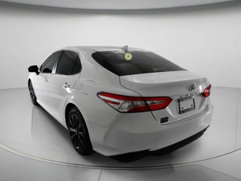 More photos of 2020 Toyota Camry LE at MAG CDJR, MO