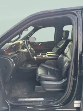 More photos of 2018 Lincoln Navigator Select at MAG CDJR, MO