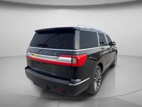 More photos of 2018 Lincoln Navigator Select at MAG CDJR, MO