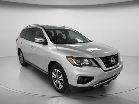 Silver 2019 Nissan Pathfinder SL for sale in Chillicothe, MO