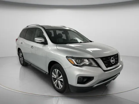 Photos of 2019 Nissan Pathfinder SL for sale in Chillicothe, MO at MAG CDJR