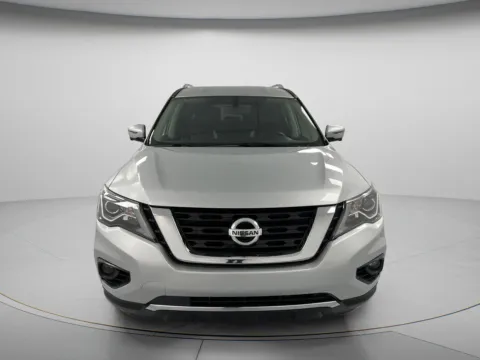 More photos of 2019 Nissan Pathfinder SL at MAG CDJR, MO