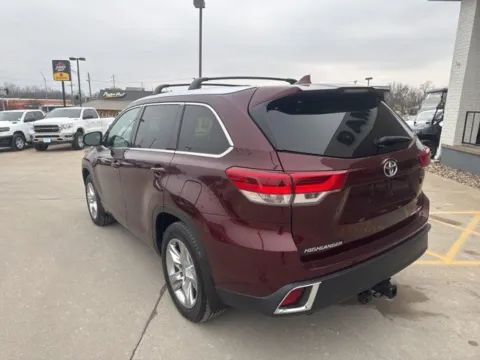 More photos of 2019 Toyota Highlander Limited at MAG CDJR, MO
