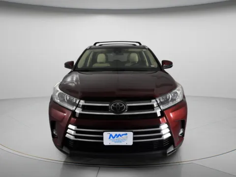 Photos of 2019 Toyota Highlander Limited for sale in Chillicothe, MO at MAG CDJR