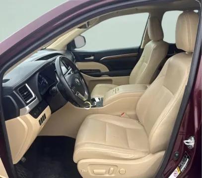 More photos of 2019 Toyota Highlander Limited at MAG CDJR, MO